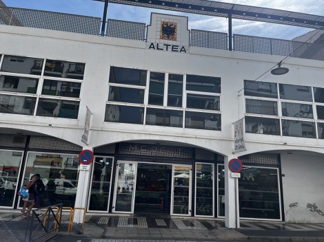 Altea prepara el traslado provisional de su mercado municipal: una carpa acogerá a los placeros mientras dura la reforma