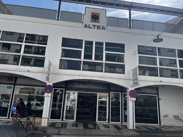 Altea prepara el traslado provisional de su mercado municipal: una carpa acogerá a los placeros mientras dura la reforma
