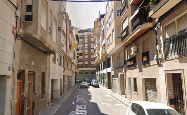 Elche impulsa la reurbanización de las calles Andrés Torrejón y Antonio Flores y mejora de sus aceras