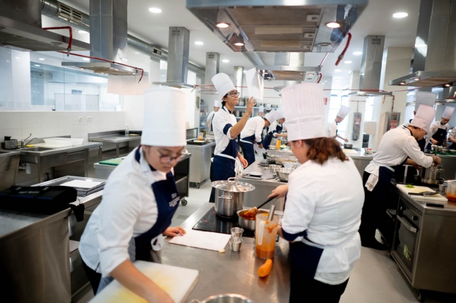 La escuela que forma a los profesionales de la hostelería del presente  