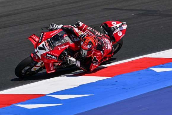 El Ricardo Tormo celebra el regreso a su trazado del Mundial de Superbike tras 17 años