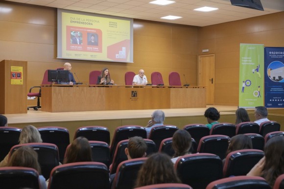 La UJI fomenta la cultura emprendedora entre su estudiantado con una jornada a cargo de Veganic y VersedIA