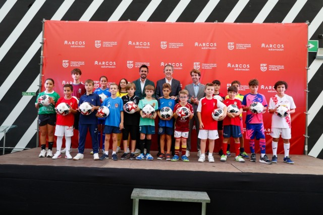 La FFRM nombra a sus seleccionadores regionales y muestra su balón oficial
