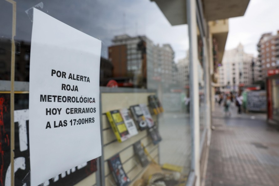 Santa Pola y municipios de la Marina Alta y El Comtat suspenden las clases este viernes por la alerta naranja por lluvias y tormentas