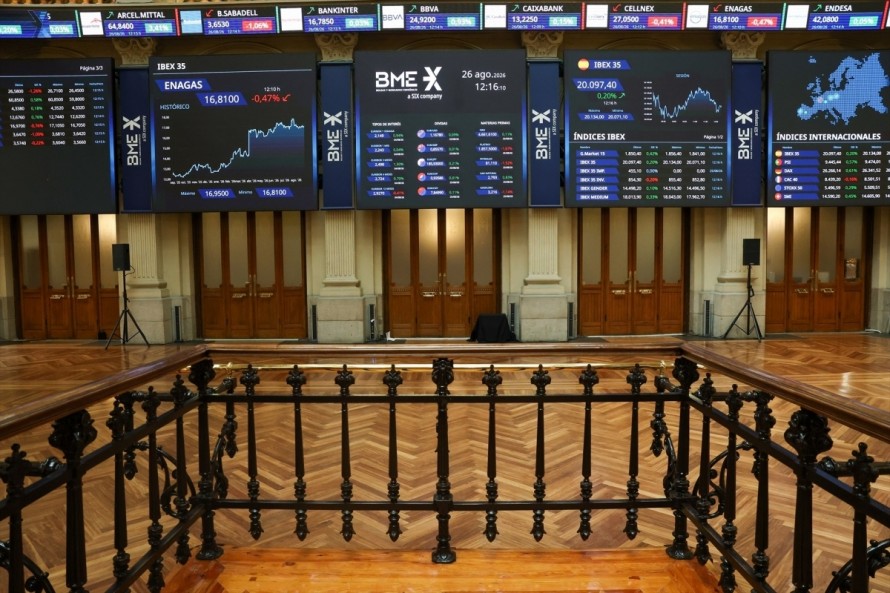 Tímida apertura de un Ibex 35 que trata de no dejarse atrás los 19.000 puntos