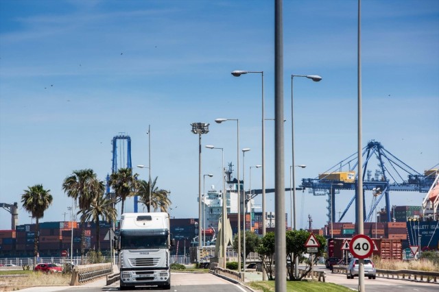 Reabre el puerto de Valencia y está cortada la CV-233 en Eslida por desprendimientos