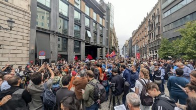 Los manifestantes de Sol se trasladan frente al Congreso: 