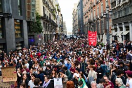 Los manifestantes de Sol se trasladan frente al Congreso: 