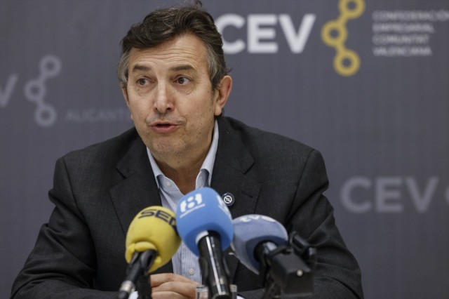 La CEV pide aprovechar la incorporación de trabajadores al mercado laboral para las vacantes difíciles de cubrir
