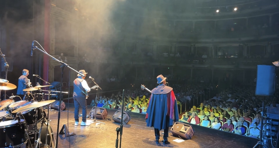 La maldición del Teatro Romea: yo estuve en el palco 10 (no me senté en la silla negra, pero la maldición se cobró su precio)