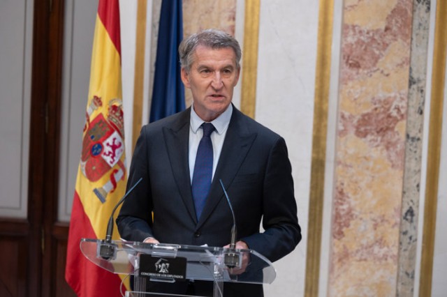 Feijóo apela al cambio para una 