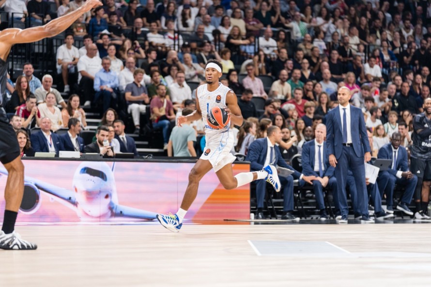 Valencia Basket se levanta de la lona en Lyon para seguir invicto en Euroliga