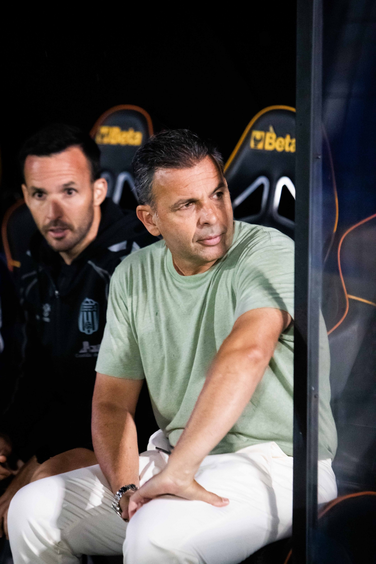 Javi Calleja en el banquillo