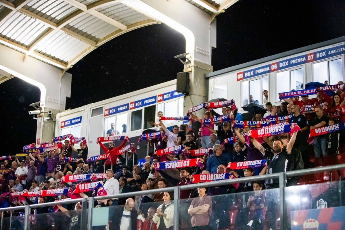 Detalle de la tribuna del Nuevo Pepico Amat este viernes