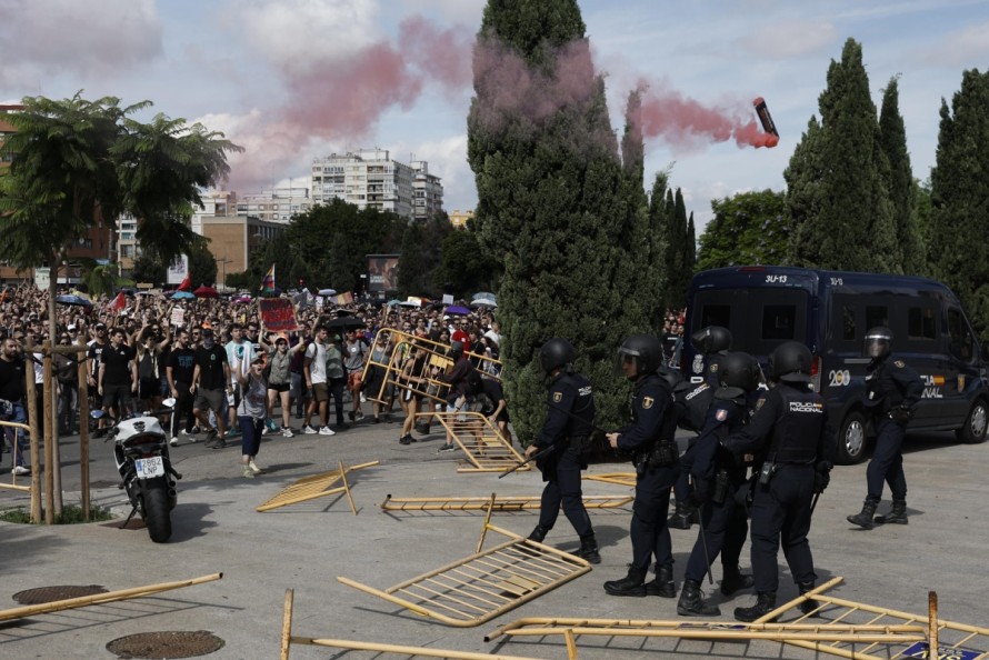 Incidentes en València entre la Policía y los manifestantes por la vivienda