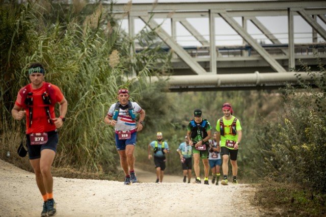 José Antonio Agüera y Ana Isabel Cánovas ganan una 90K Camino de la Cruz de récord