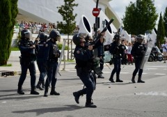 La manifestación por la vivienda se salda con cinco detenidos y nueve policías heridos
