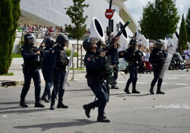 La manifestación por la vivienda se salda con cinco detenidos y nueve policías heridos