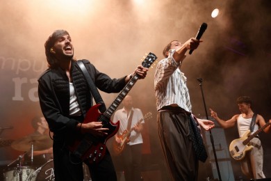 Arde Bogotá estrena en casa su nuevo disco ante un Patio del CIM lleno