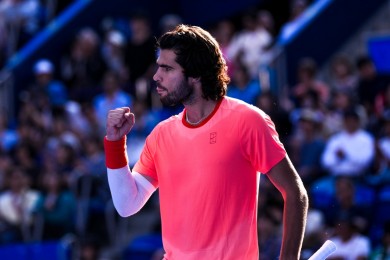 Alcaraz se jugará el pase a la final en Tokio en un duelo español con Munar tras superar al lesionado Shapovalov