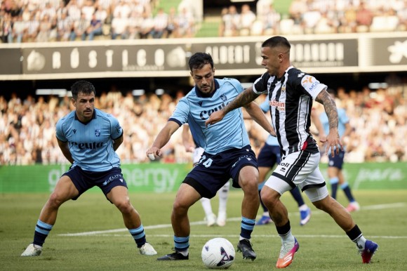 El Castellón tropieza en un partido gris y pierde el liderato 