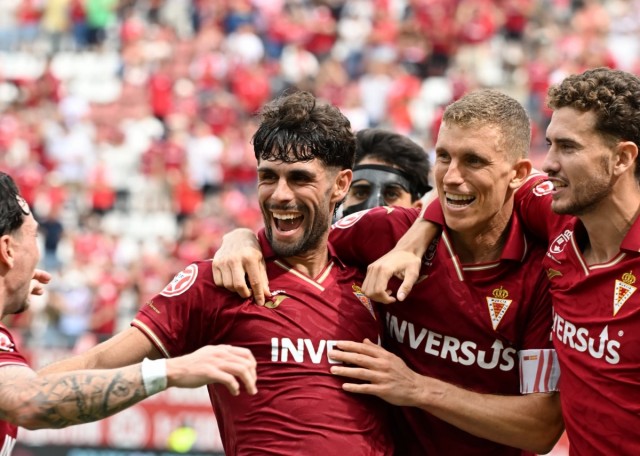El derbi lo afrontará el Murcia siendo cuarto y el Efesé décimo, separados por cuatro puntos