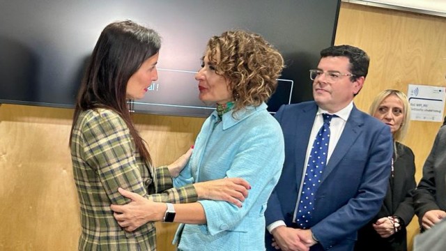 El déficit público de la Comunitat baja al 0,41% del PIB hasta abril gracias a un anticipo del Gobierno