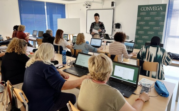 Convega impulsa un programa para mejorar la empleabilidad de 100 mujeres de la Vega Baja