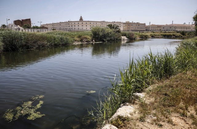 El Ayuntamiento de València y el Puerto firman un convenio con 32 millones de inversión para el futuro Parque de Desembocadura