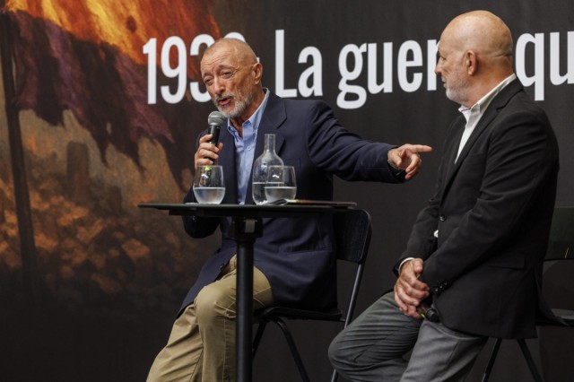 Pérez-Reverte inaugura '1936: La guerra que todos perdimos': 