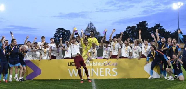 El murciano Darlington Chichoro es campeón de la UEFA Friendship Cup con la sub 18 en Suiza