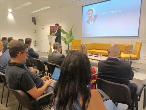 La IA ya está en las empresas de Alicante, pero solo el 18,5% la integra en procesos clave