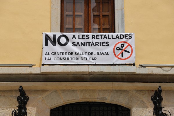 Cullera se manifiesta contra los recortes en Sanidad y se reunirá con la Conselleria el próximo lunes