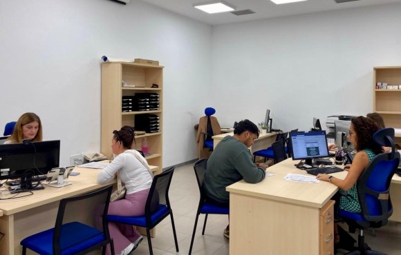 La Tenencia de Alcaldía del Grau de Castelló presta servicio desde este martes en la plaza Pintor Porcar