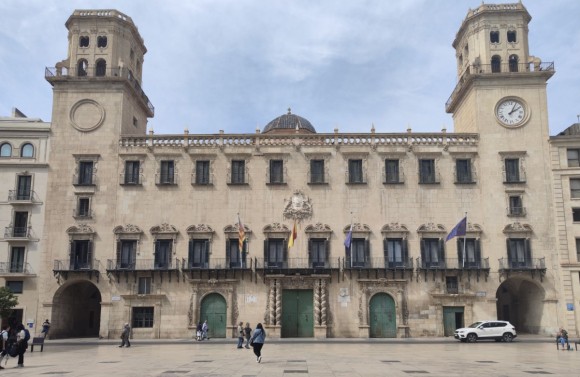 Alicante concederá 200.000€ para dinamizar el comercio y la hostelería, a la espera de los bonos