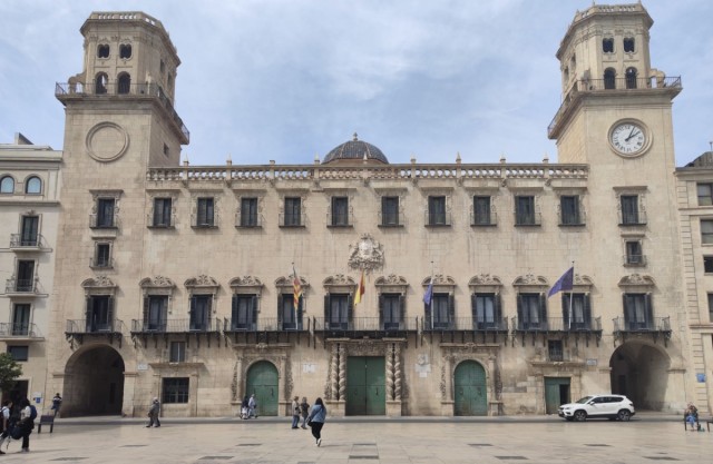 Alicante concederá 200.000€ para dinamizar el comercio y la hostelería, a la espera de los bonos