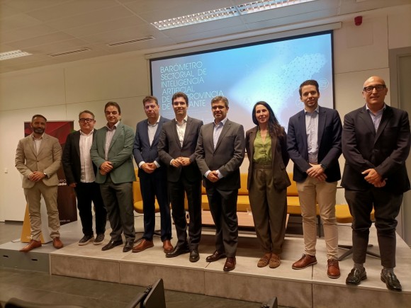 De responder reseñas a controlar una fábrica; cómo llevan cuatro empresas de Alicante la IA a su día a día