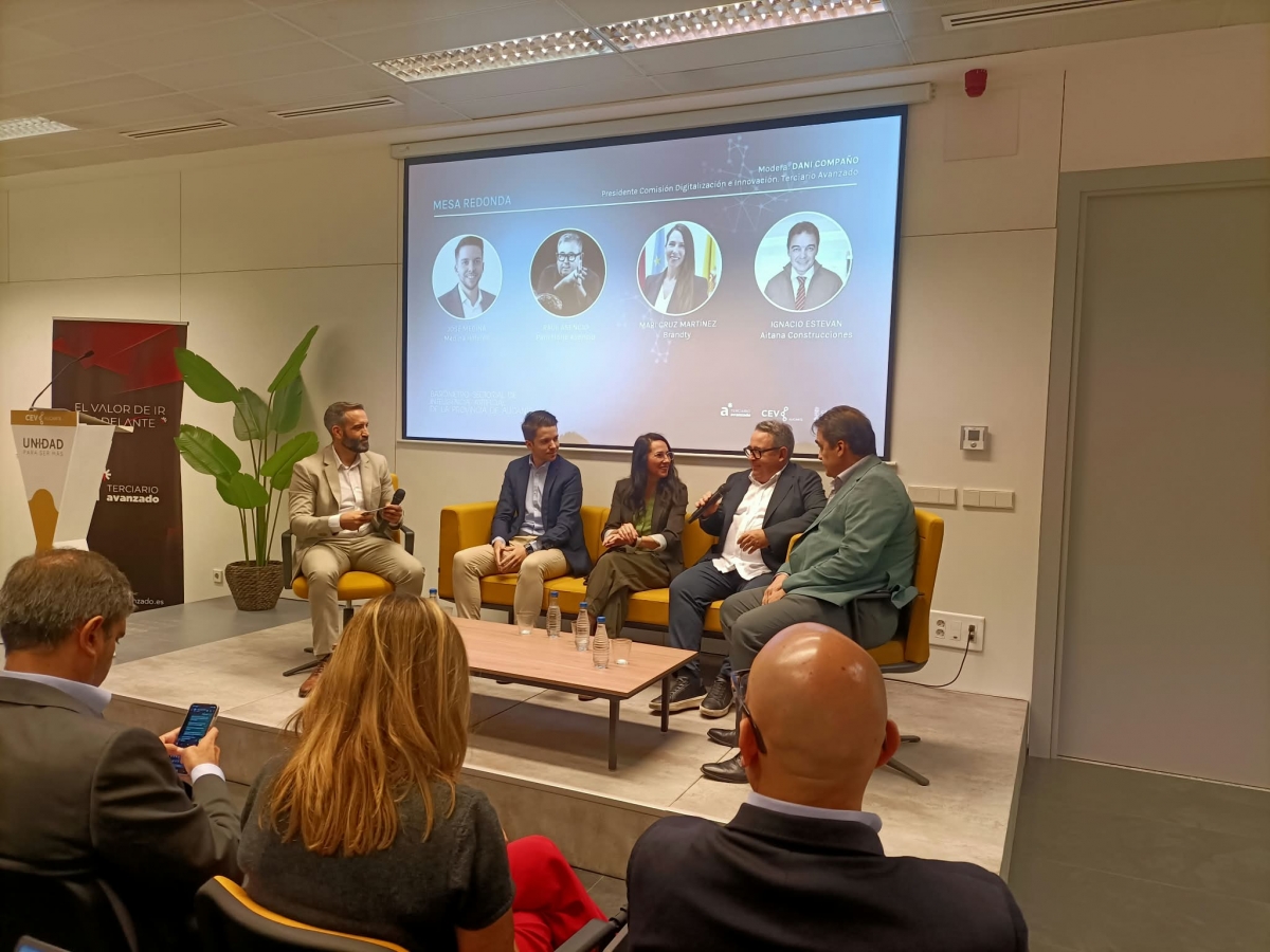Mesa redonda del Barómetro de IA en Alicante.
