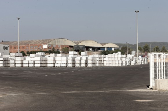 El azulejo acusa la guerra en Oriente Medio: su producción cae cerca de un 3% este año tras desplomarse un 17% en agosto