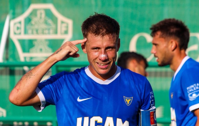 El UCAM CF defiende zona de promoción ante el Alcoyano y se juega el derbi Imperial-Yeclano