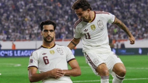 Mikel Merino sella la clasificación de España para cuartos de final