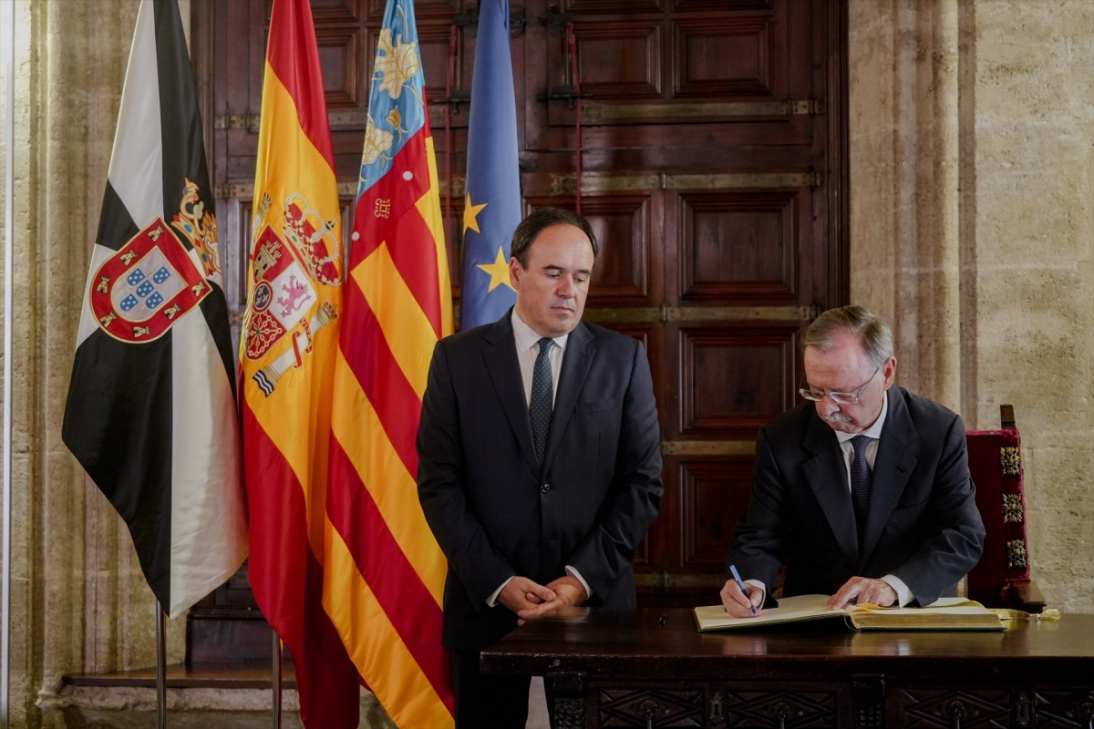 El presidente de la Generalitat Valenciana, Juanfran Pérez Llorca, y el presidente de Ceuta, Juan Jesús Vivas.