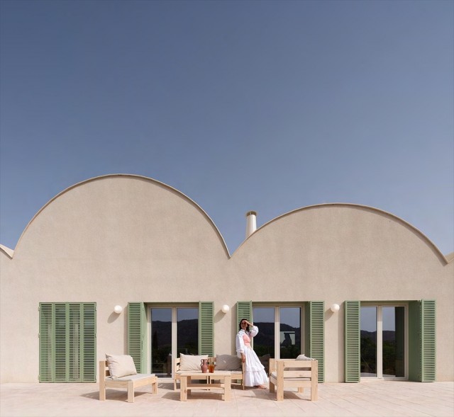 La casa 'discreta' que parece que siempre estuvo ahí: sencillez, identidad e integración con el paisaje en la Huerta de Murcia