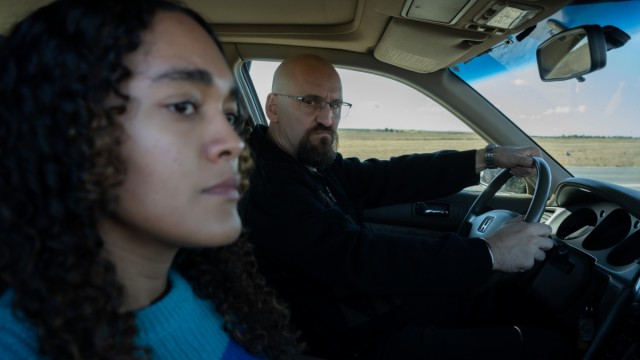 Raúl Arévalo, Valentina Vidal y Omar Ayuso retratan la trata de mujeres en ‘El castillo’: 