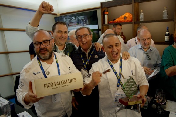 El restaurante La Tropical de Los Alcázares reina en las brasas: gana por segunda vez el Campeonato Nacional de Parrilla