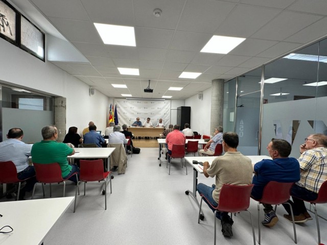 Villena alerta del riesgo de quiebra de agricultores por la falta de agua y exige prorrogar extracciones de pozos