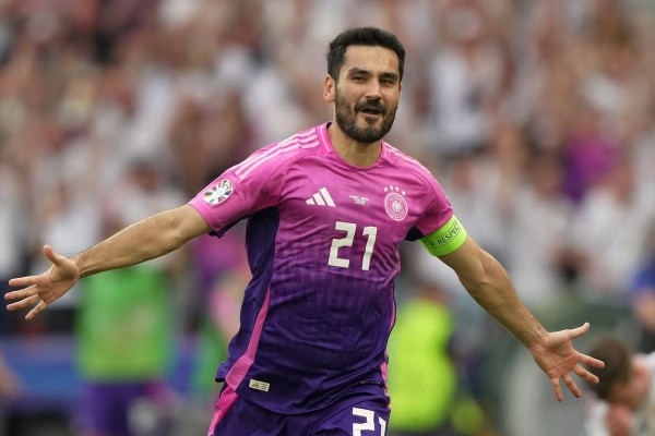 Gündogan-Eriksen, duelo generacional para atacar los cuartos de final