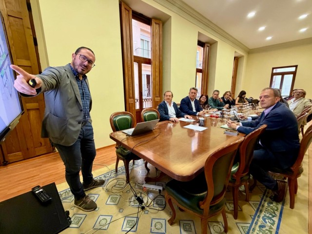 El PSOE acusa al titular de Medi Ambient de 