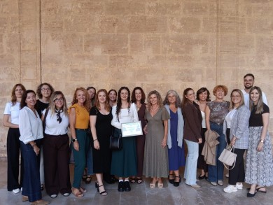 La Generalitat premia a Savia por su modelo de centros amigables con las personas con demencia