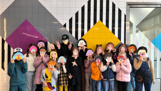Tocar, moverse, inventar: cuando el arte contemporáneo se encuentra con la infancia